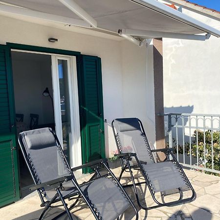 Kn House With Two Apartments Near Sea Рогозница Екстериор снимка