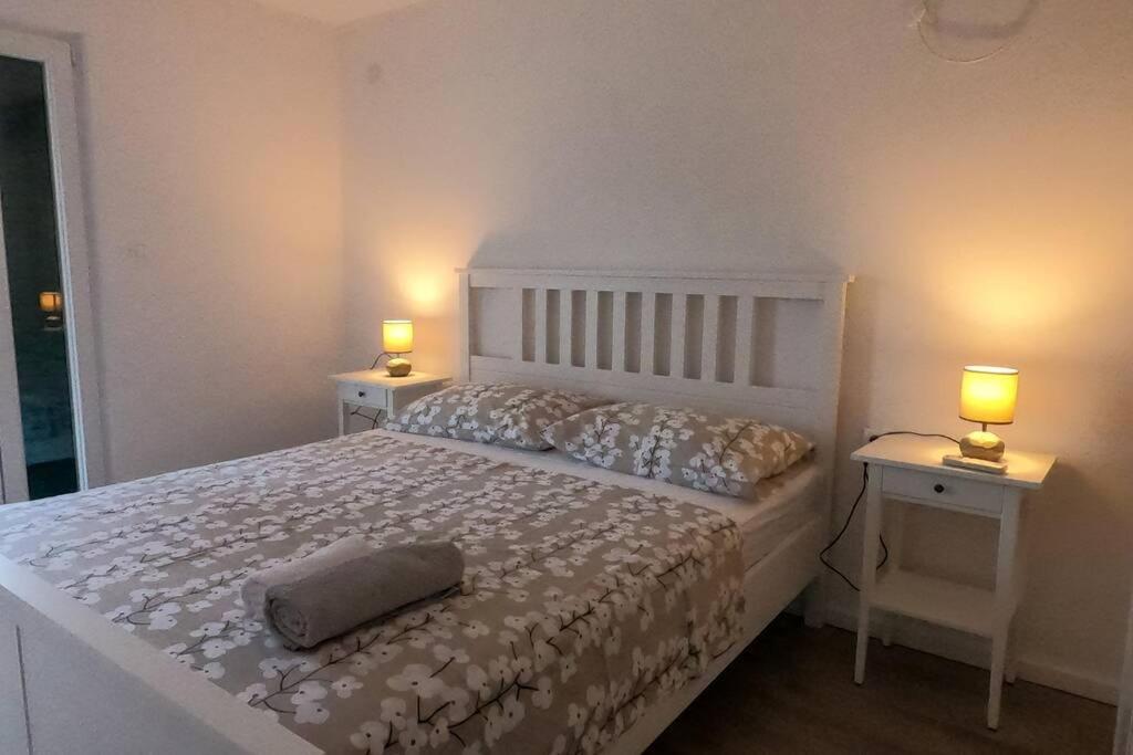 Kn House With Two Apartments Near Sea Рогозница Екстериор снимка