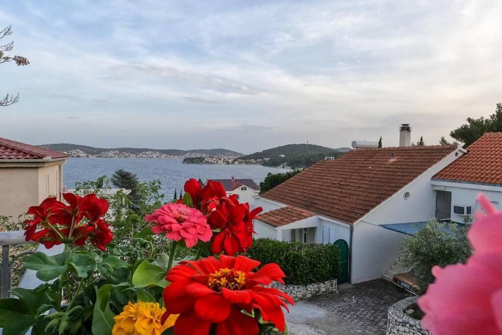 Kn House With Two Apartments Near Sea Рогозница Екстериор снимка