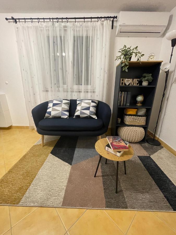 Kn House With Two Apartments Near Sea Рогозница Екстериор снимка