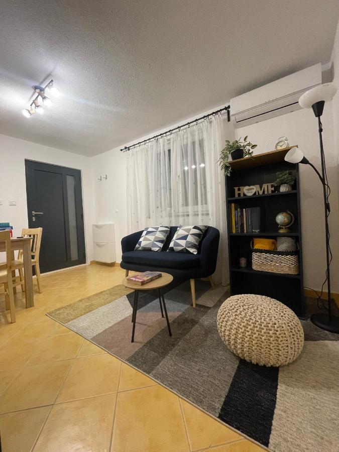 Kn House With Two Apartments Near Sea Рогозница Екстериор снимка