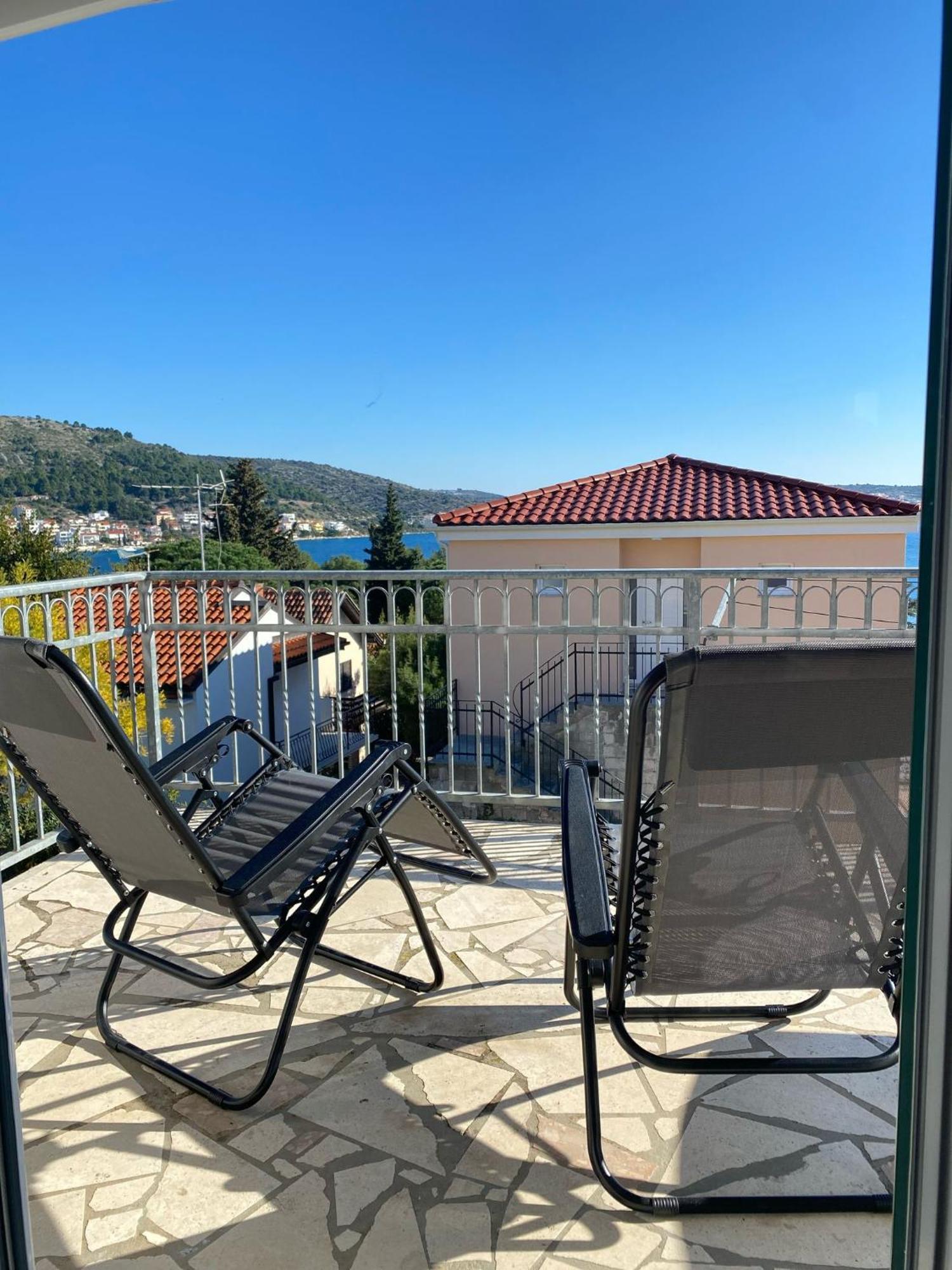 Kn House With Two Apartments Near Sea Рогозница Екстериор снимка