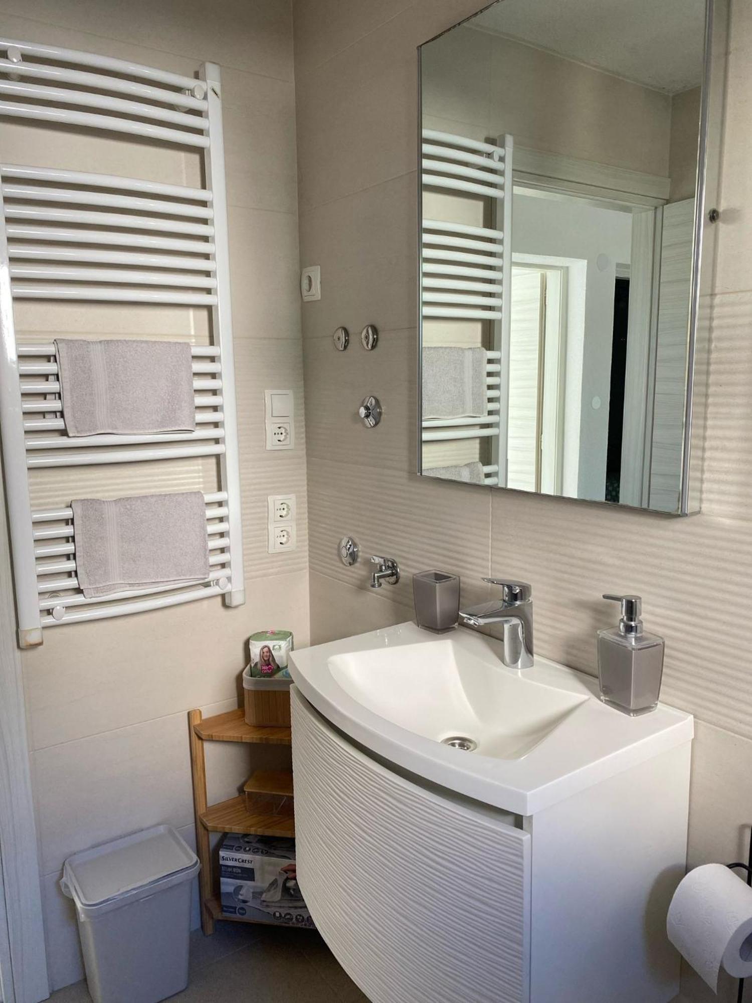 Kn House With Two Apartments Near Sea Рогозница Екстериор снимка